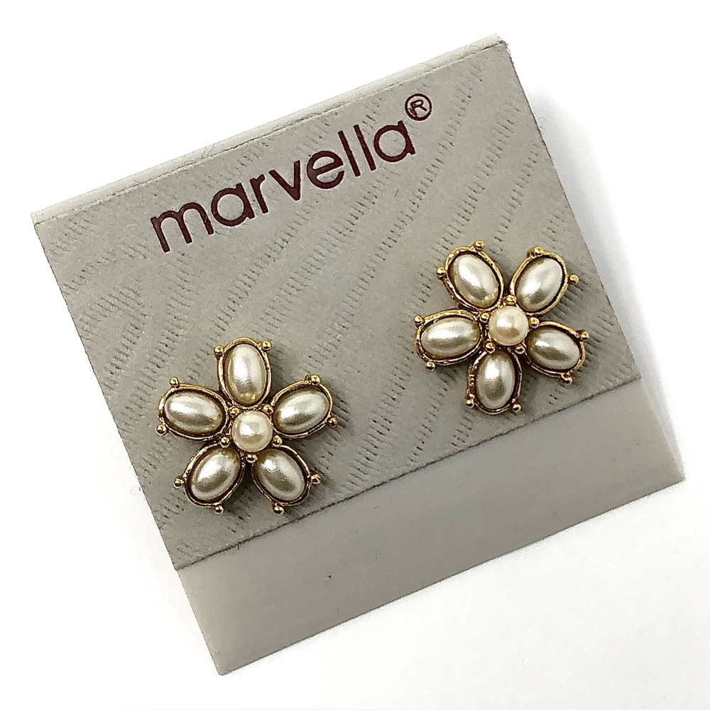 Marvella vintage faux pearl flower gold tone pierced earrings - NWT